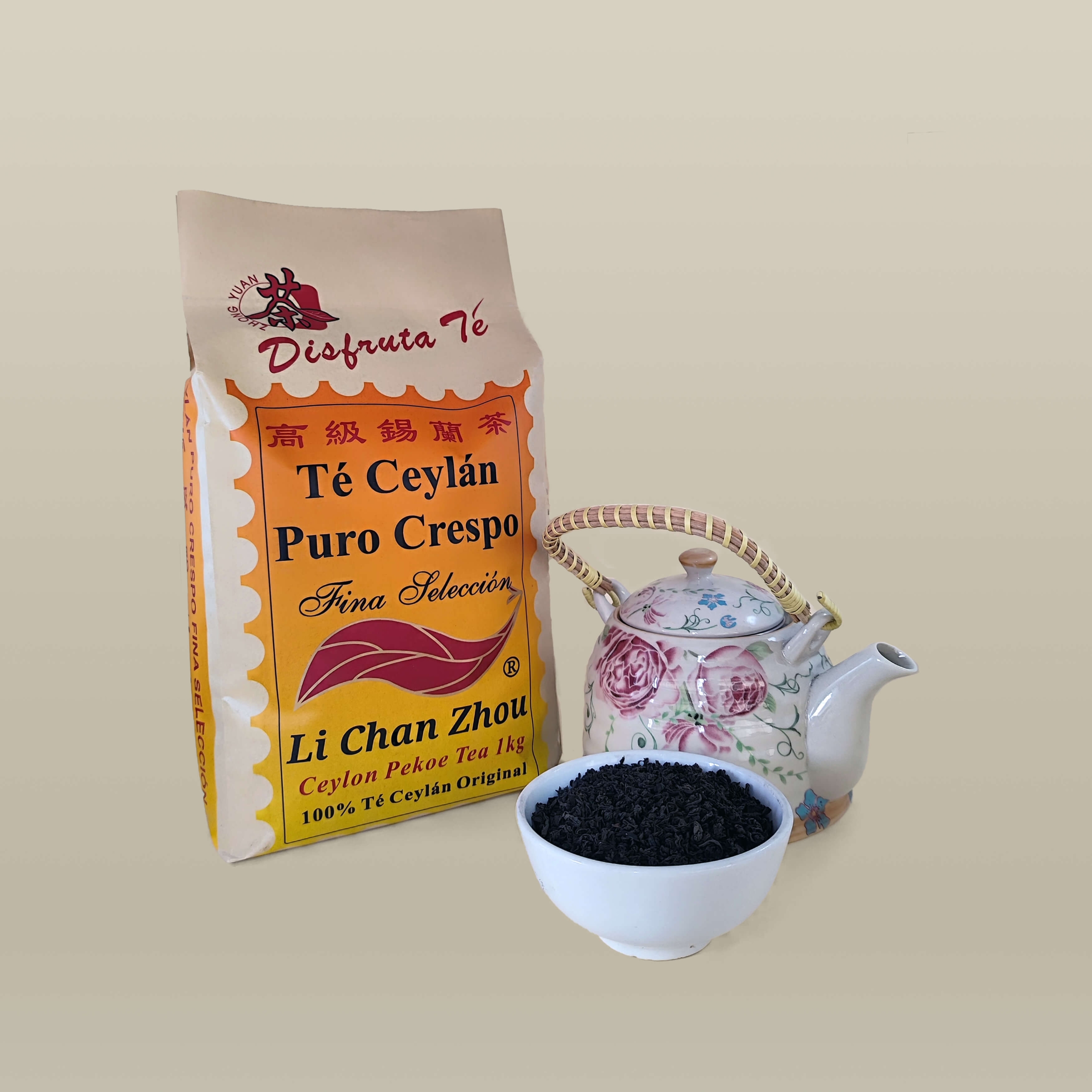 Té Ceylán Puro Crespo 1kg Li Chan Zhou con una tetera y muestra de té